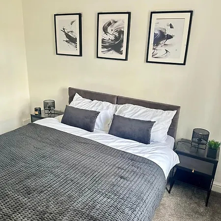 Ultra-modern Totterdown Haven Apartment *